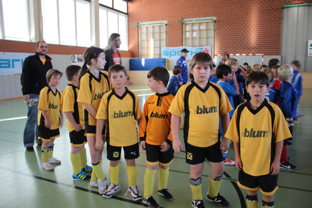 Fu__ball Nachwuchs U 9 HALLE 27-11-2011 _23__jpg-1322429715