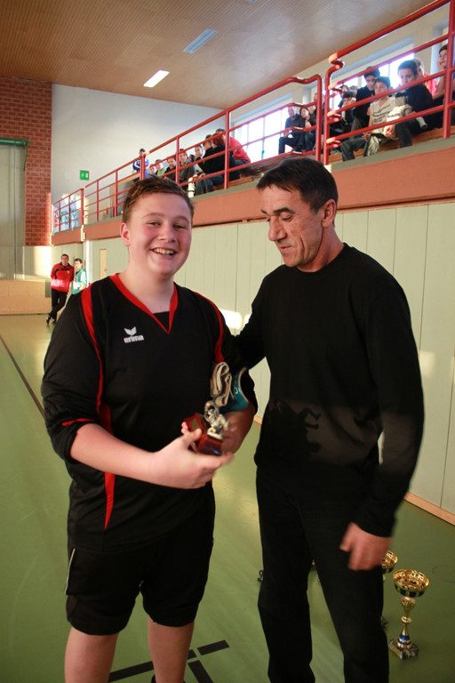 Fu__ball Nachwuchs U 17 HALLE 27-11-2011 _12__jpg-1322429792