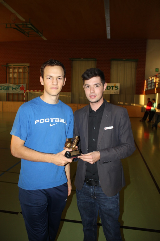 Fu__ball Nachwuchs U 17 HALLE 27-11-2011 _13__jpg-1322429797