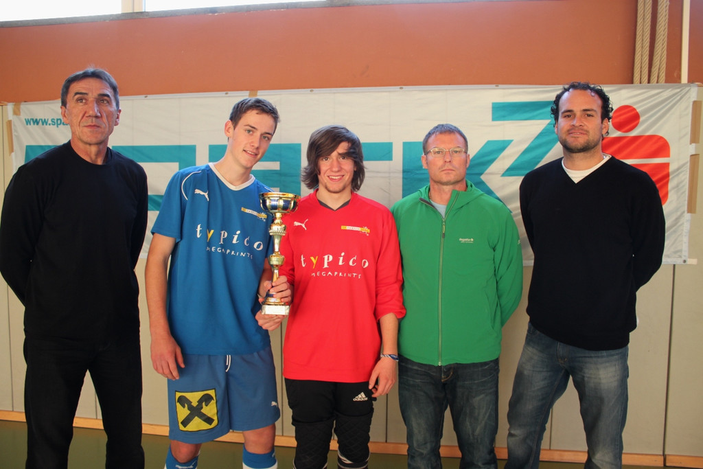 Fu__ball Nachwuchs U 17 HALLE 27-11-2011 _3__jpg-1322429749