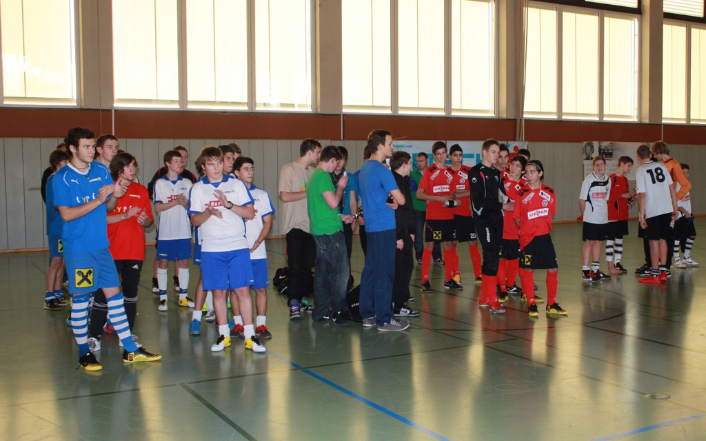 Fu__ball Nachwuchs U 17 HALLE 27-11-2011 _14__jpg-1322429802
