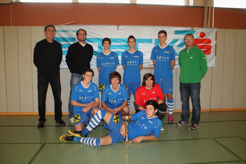 Fu__ball Nachwuchs U 17 HALLE 27-11-2011 _2__jpg-1322429745