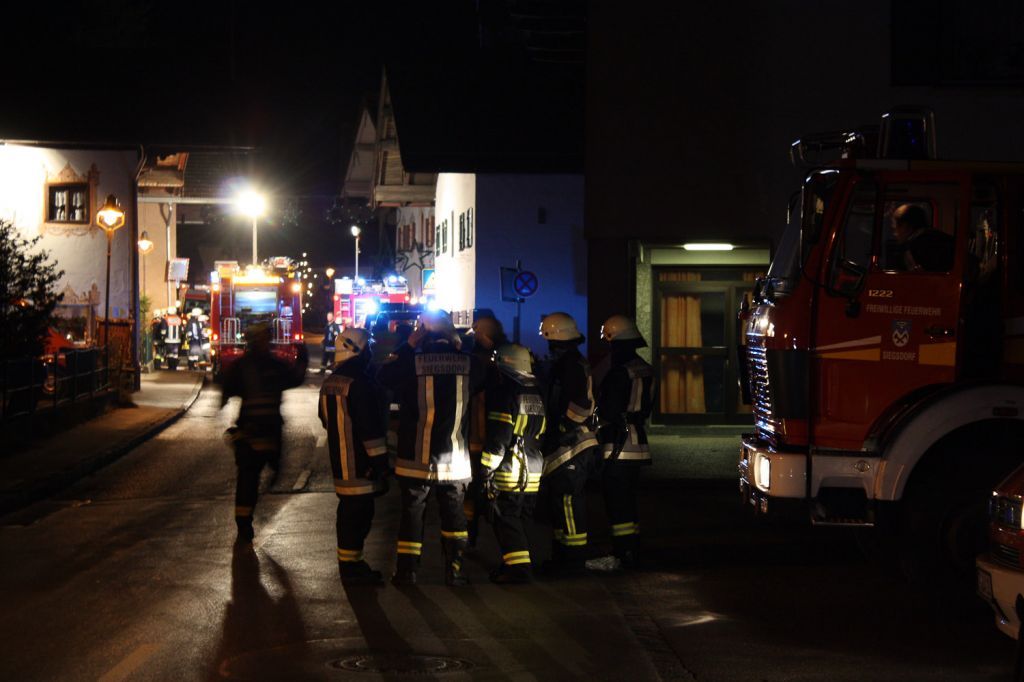 normal_27112011wtdachstuhlbrandaktivnews4.jpg