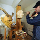 Bilder vom Krampusmasken-Schnitzer