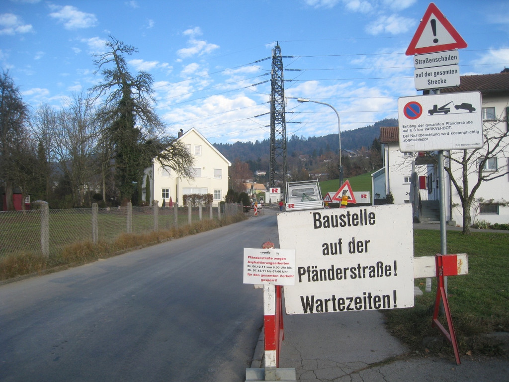 Gehsteig Pfaenderstra__e vor Asphaltierung 2011 _1__jpg-1322749194