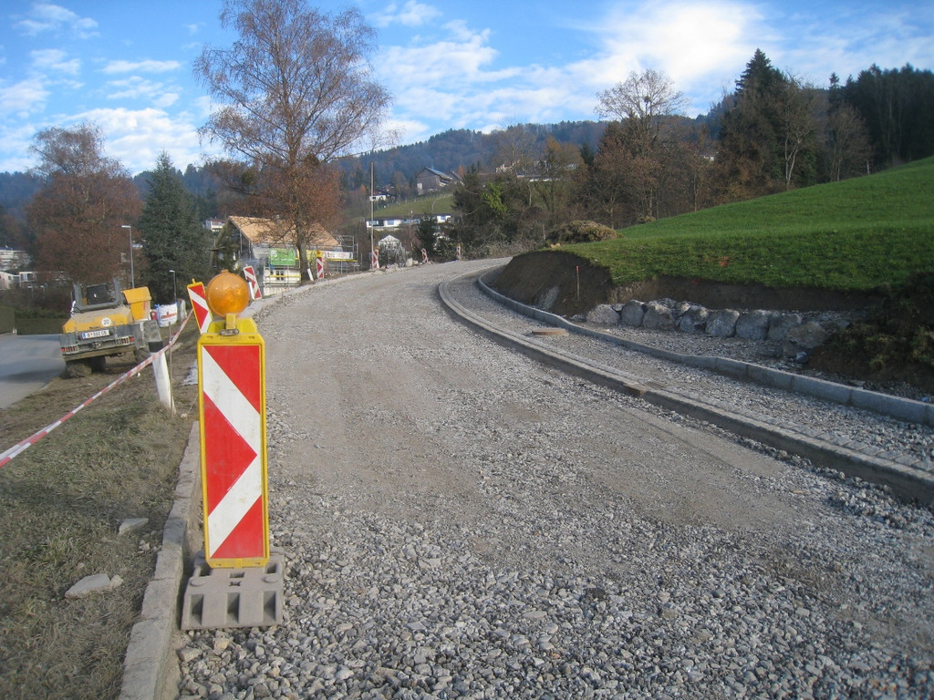 Gehsteig Pfaenderstra__e vor Asphaltierung 2011 _4__jpg-1322749216