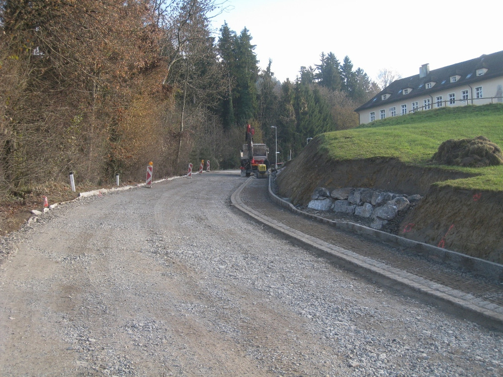 Gehsteig Pfaenderstra__e vor Asphaltierung 2011 _3__jpg-1322749210