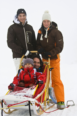 dtm champ timo scheider mit verlobten jasmin rubatto_ sohn loris und joe fritsche-by daniel mock.jpg