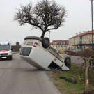 Unfall in Tulln: Fahrzeug landete auf dem Dach