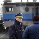 Zug rast ungebremst in Bahnhof