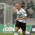 Adam Ledwon, Juni 2008: Der ehemalige Profi des Fußball-Bundesligisten Bayer Leverkusen erhängt sich in seiner Wohnung in Klagen