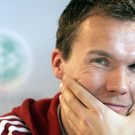 Robert Enke, November 2009: Der deutsche Fußball-Nationaltorwart nimmt sich das Leben, indem er sich in Neustadt am Rübenberge n