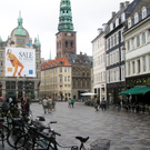 Strøget in Kopenhagen / Dänemark: Über zwei Kilometer erstreckt sich der „Strich“ durch die Innenstadt Kopenhagens und ist somit
