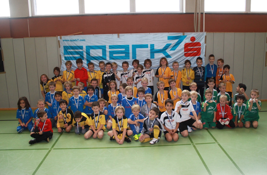 Fu__ball Nachwuchs U 8 HALLE 27-11-2011 _1__jpg-1323004361