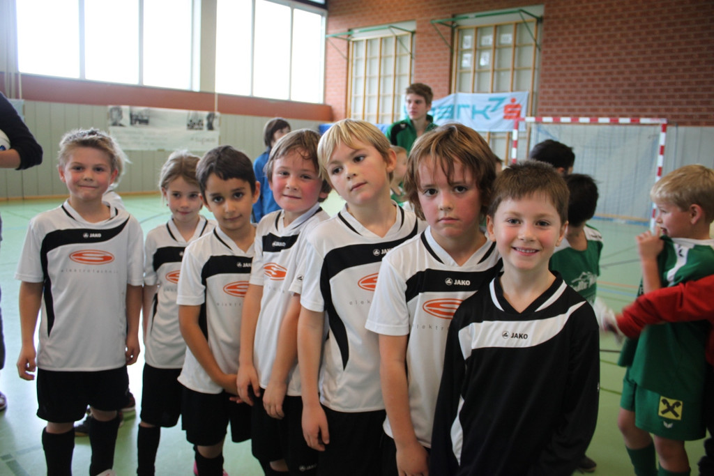 Fu__ball Nachwuchs U 8 HALLE 27-11-2011 _14__jpg-1323004403