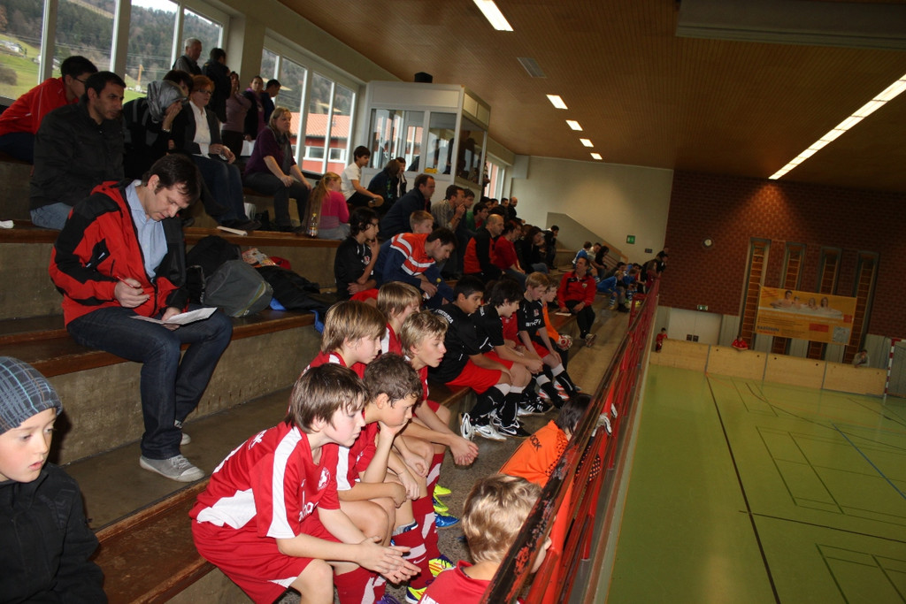Fu__ball Nachwuchs U 13 HALLE 27-11-2011 _8__jpg-1323004513