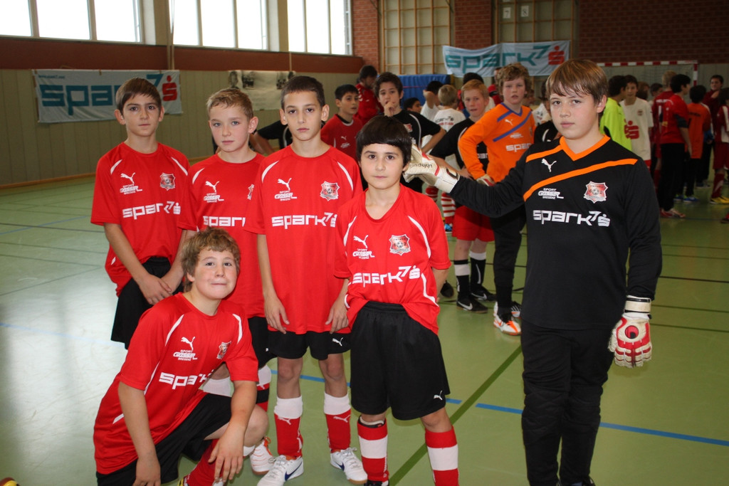 Fu__ball Nachwuchs U 13 HALLE 27-11-2011 _14__jpg-1323004532
