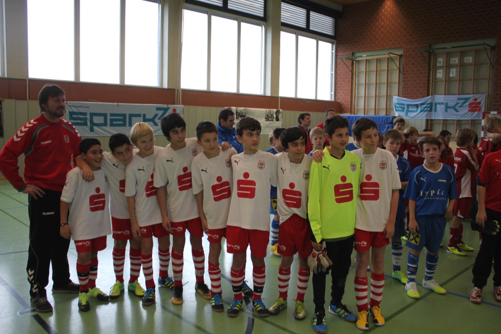 Fu__ball Nachwuchs U 13 HALLE 27-11-2011 _15__jpg-1323004537