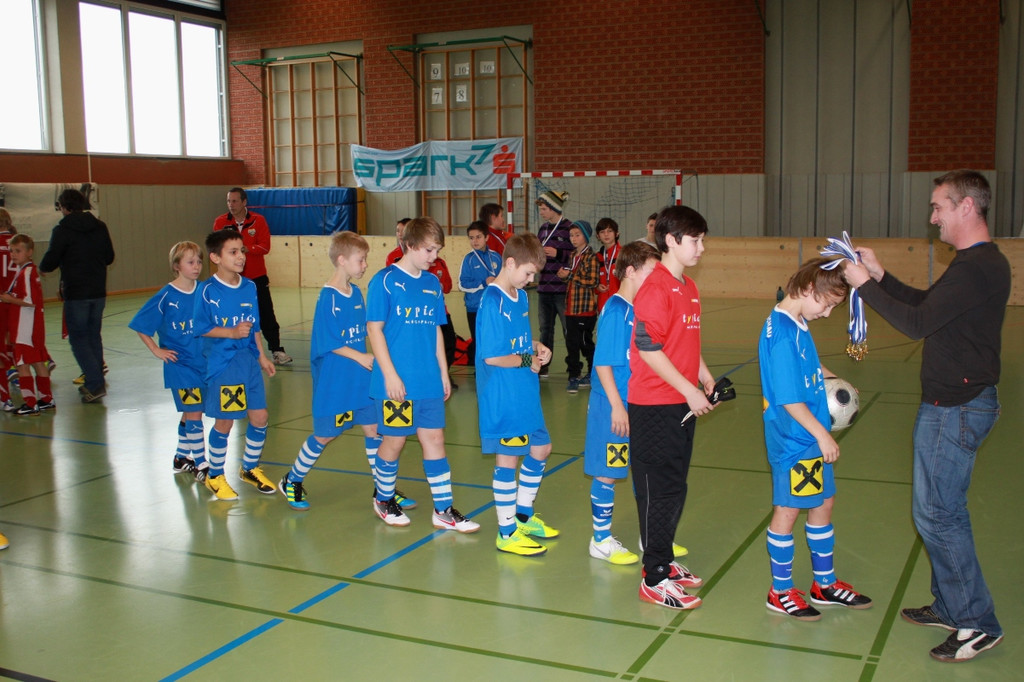 Fu__ball Nachwuchs U 13 HALLE 27-11-2011 _19__jpg-1323004542