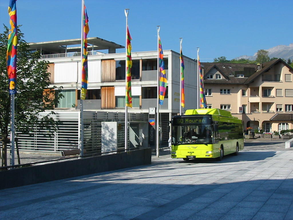 mit Bus 1_JPG-1323091350