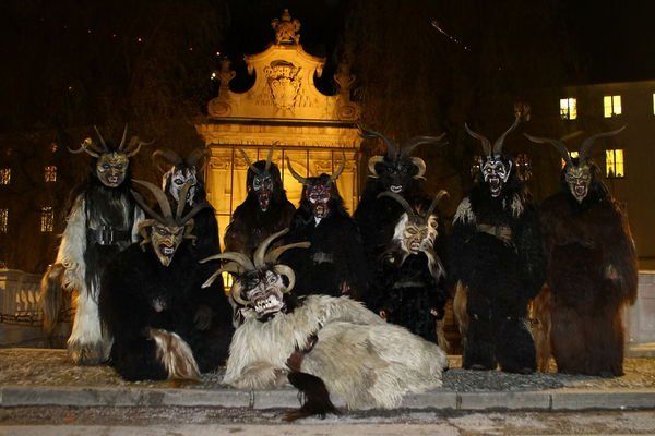 normal_05122011fmt_christkindlkrampus_ta_001.JPG