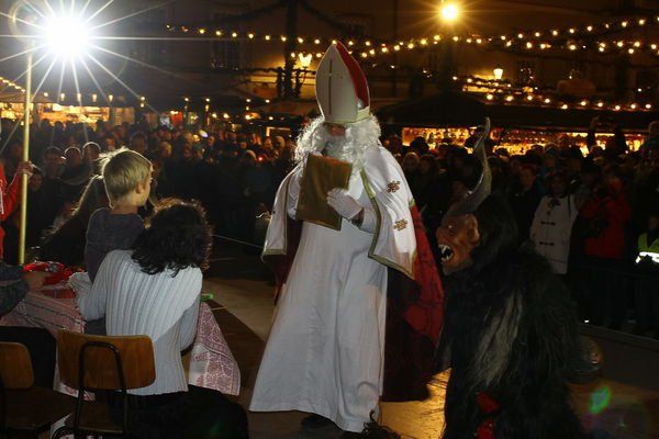 normal_05122011fmt_christkindlkrampus_ta_007.JPG