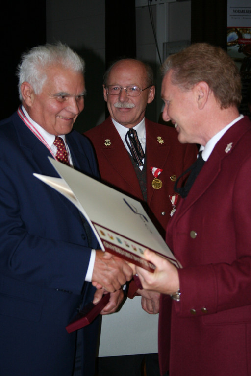 2011 Ehrung Verdienstkreuz __BVFoto3_JPG-1323275506