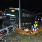 Unfall auf der S1: LKW musste mit Kran geborgen werden