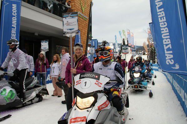normal_10122011fmt_snowmobile_fm_06.jpg