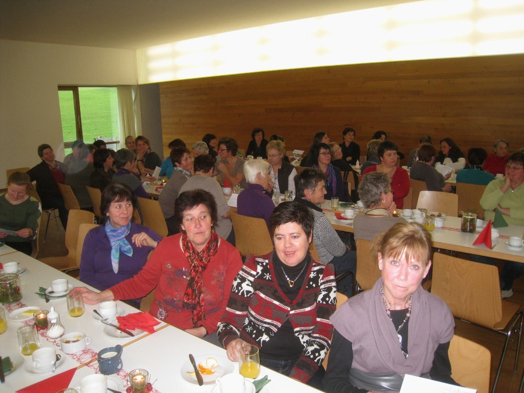 Baeuerinnen Leiblachtal Fruehstueck 2011 _11__jpg-1323588692
