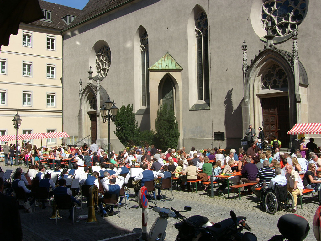 SH103226_JPG-1323618916