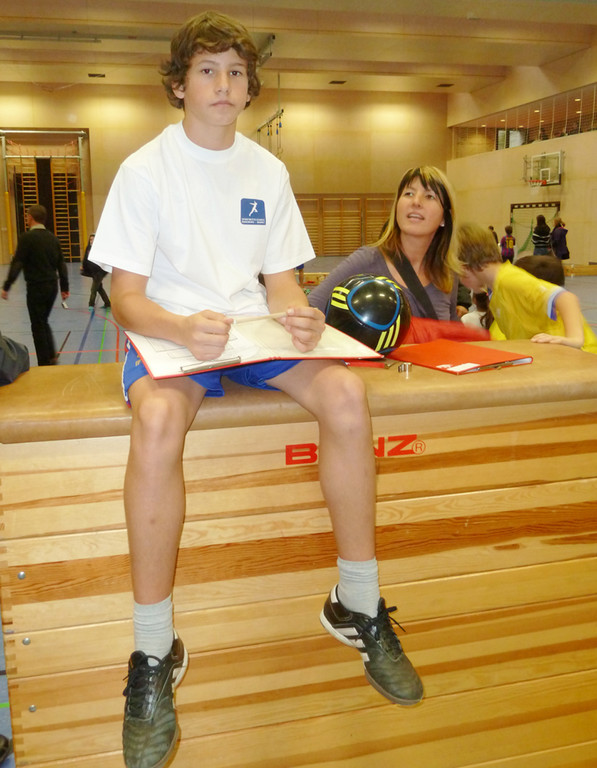 Ball5Helfer_jpg-1323638179