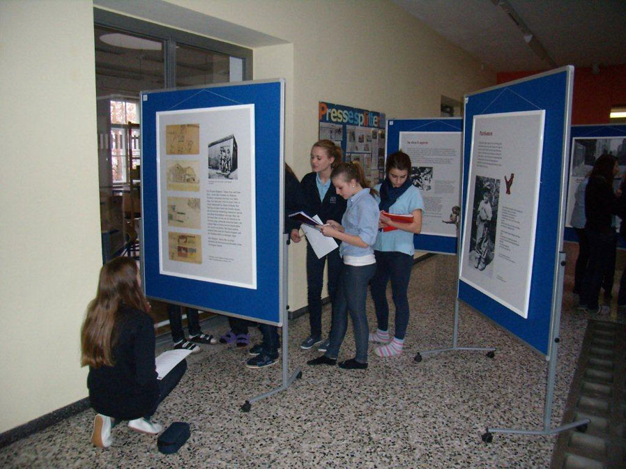 riedenbg_no_childs01_jpg-1323794567