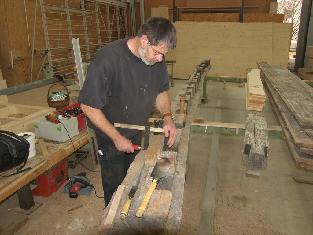 SH105328_JPG-1324198735