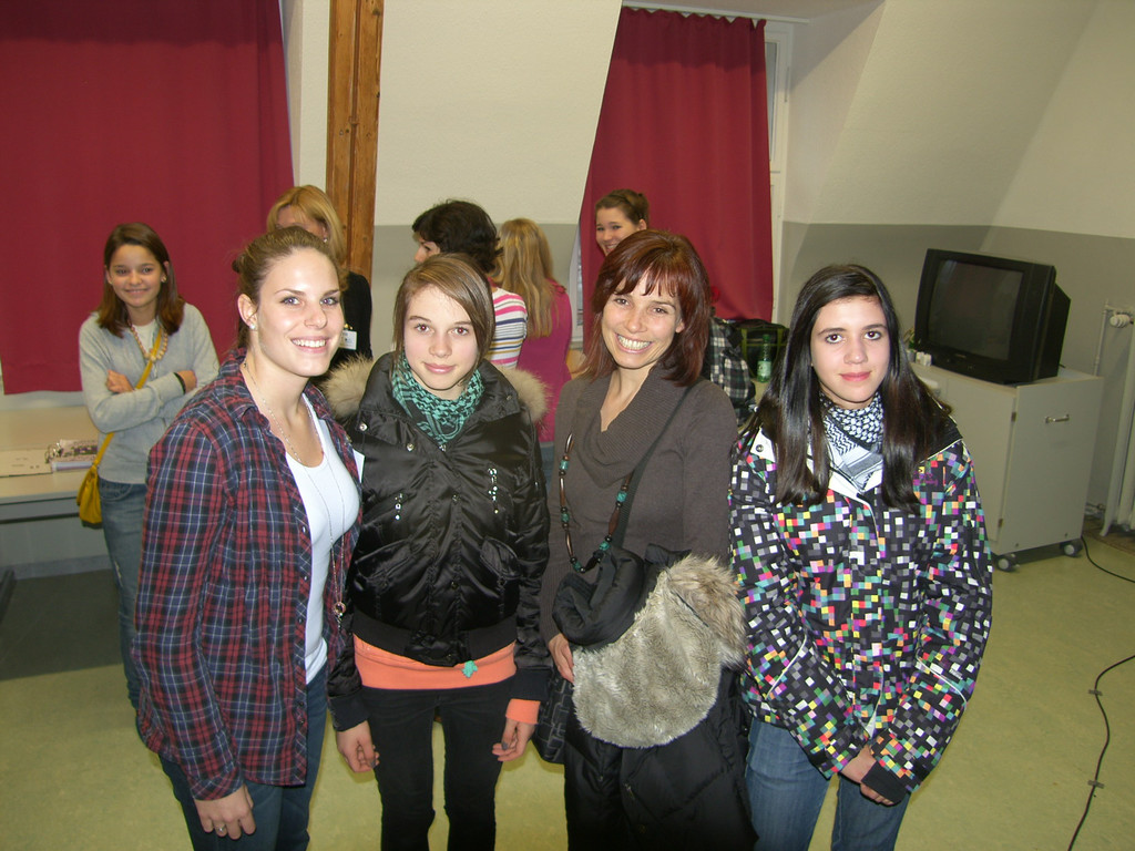 SH106232_JPG-1324200623