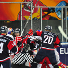 17122011salutetwombaktivnews062.JPG