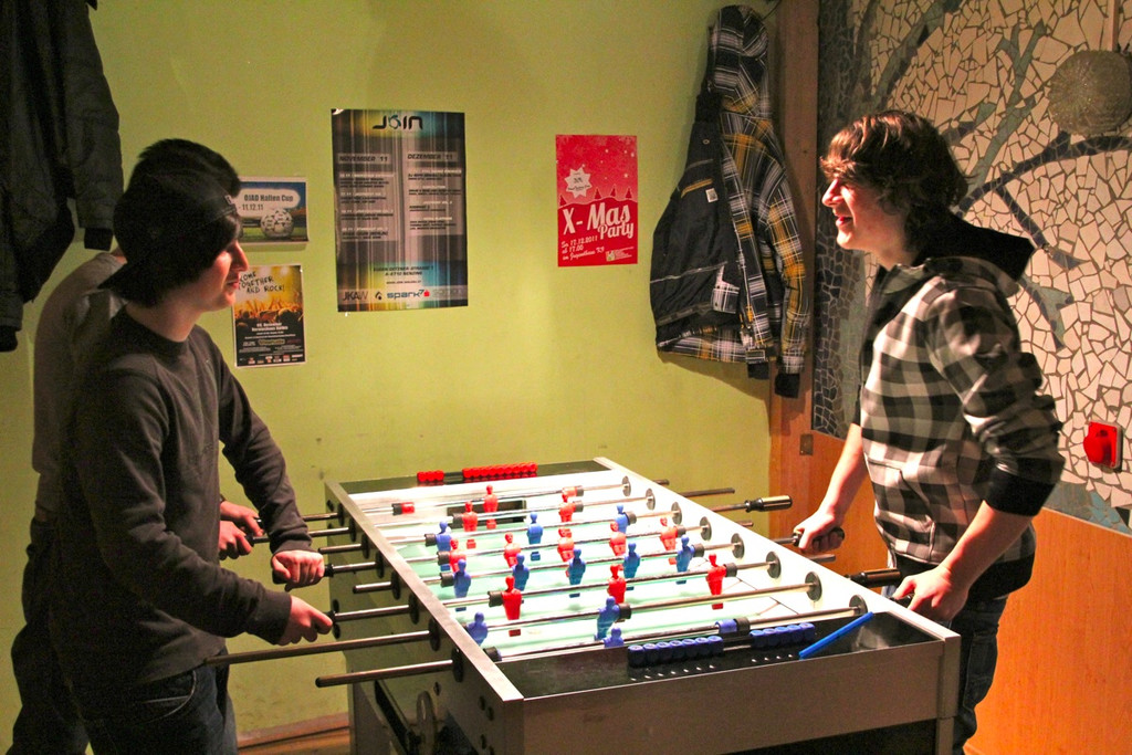 BK_x_mas_party_k9 20_jpg-1324203701