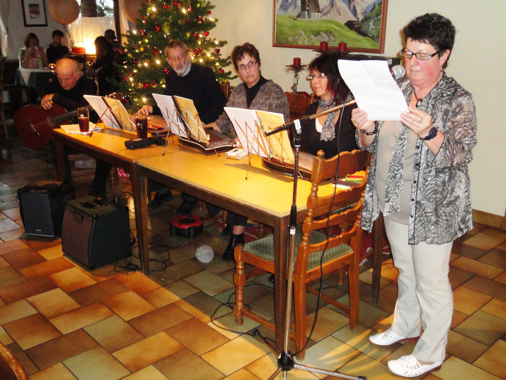 Adventfeier 8_12_2011 026_JPG-1324329913