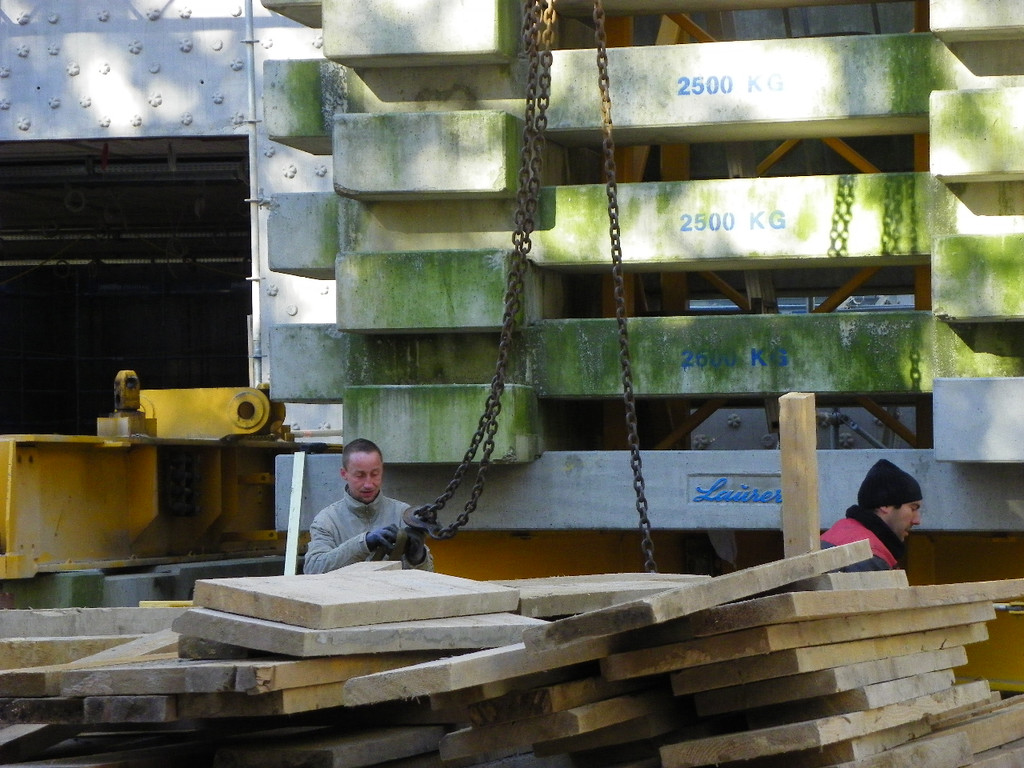 113_2004_JPG-1324339929