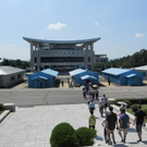Panmonjum_Grenze zwischen Nord- und S__d-Korea_einzige Stelle wo man die Grenze __berschreiten kann.JPG