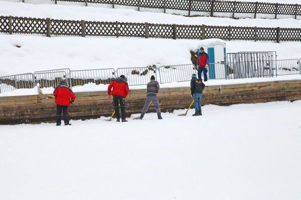 normal_02012012fmt_vorber4schanzenbhofen_mw_02.JPG