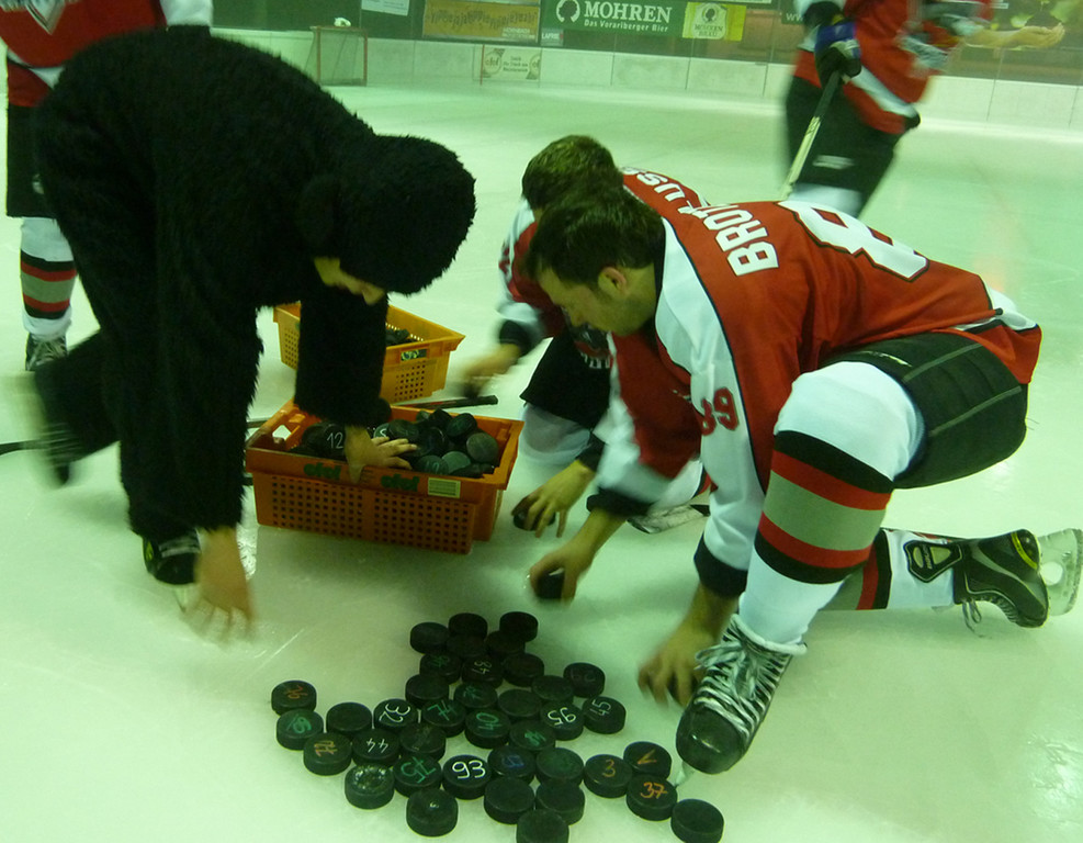 Pascal8aPucks_jpg-1325540244