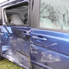 Crash im Kreisverkehr: Vier Verletzte