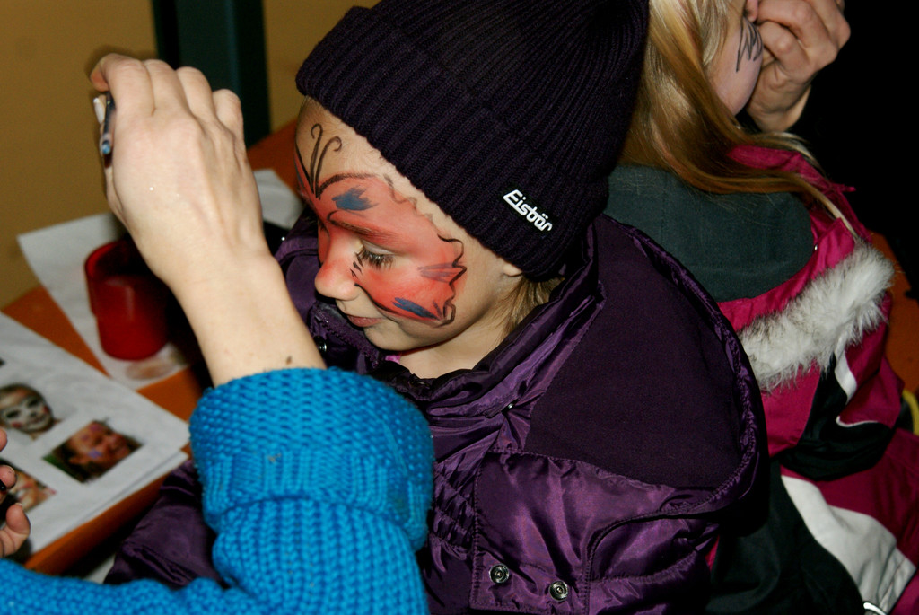 38 Kinder- schminken 08_01_2012_JPG-1326042155