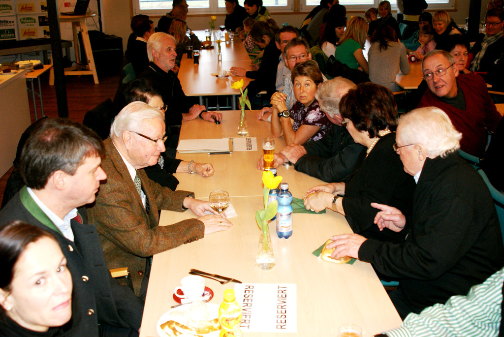 42 Treffen in der VIP Lounge 08_01_2012_JPG-1326042332