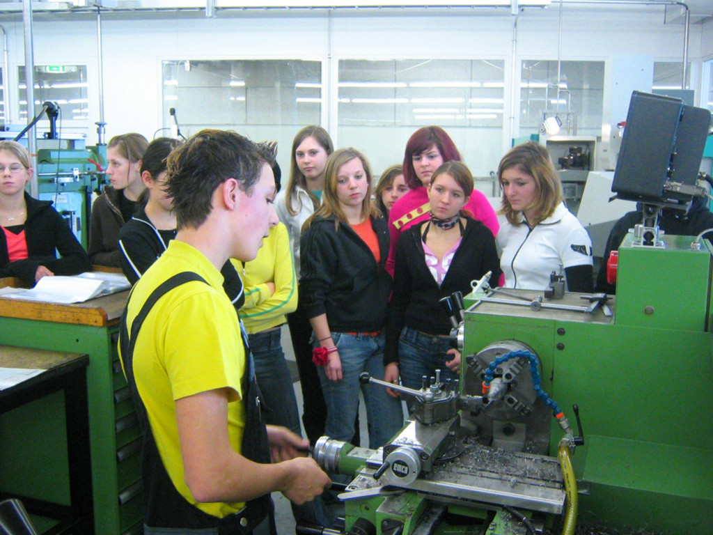 frau_technik01_jpg-1326388926