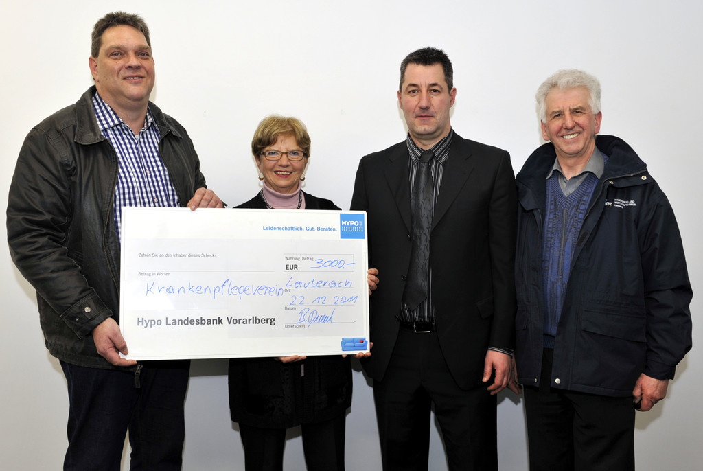 Scheck__bergabe von ___  3_000_-- an Krankenpflegeverein Lauterach am 22_12_2011_ALF1334.JPG