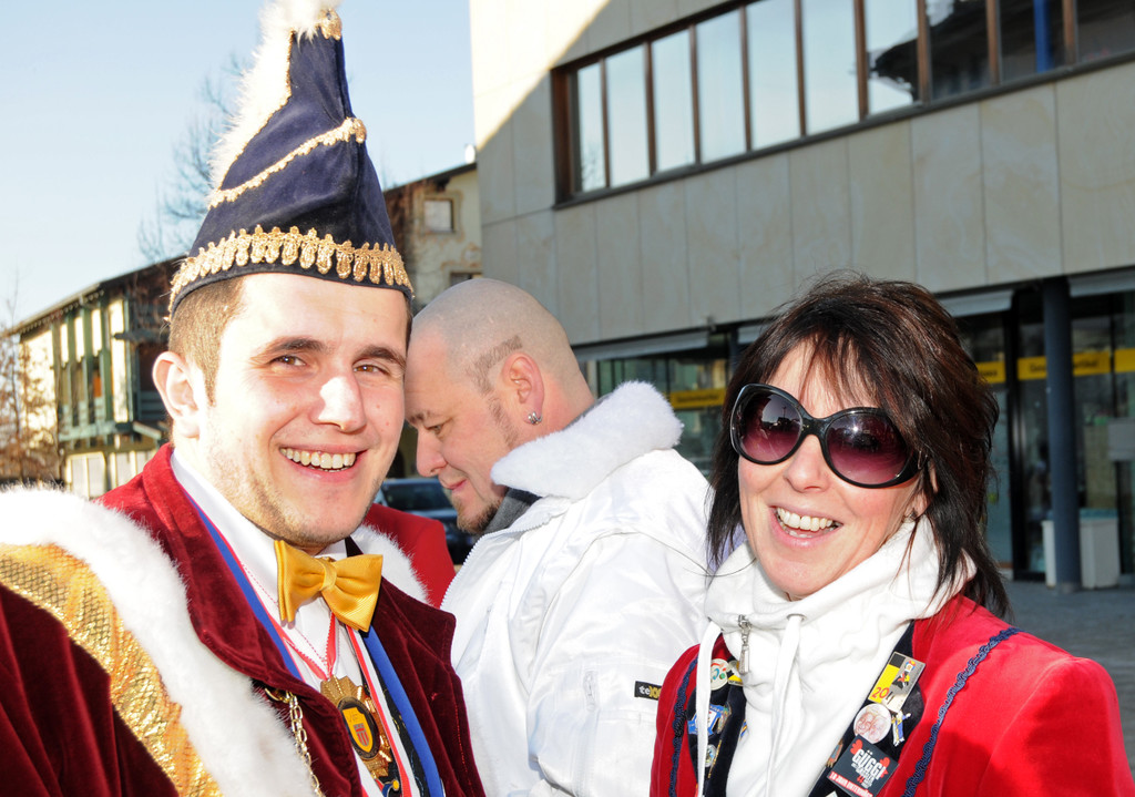 Schl__ssel__bergabe H__chst 14_01_2012 67_jpg-1326565954