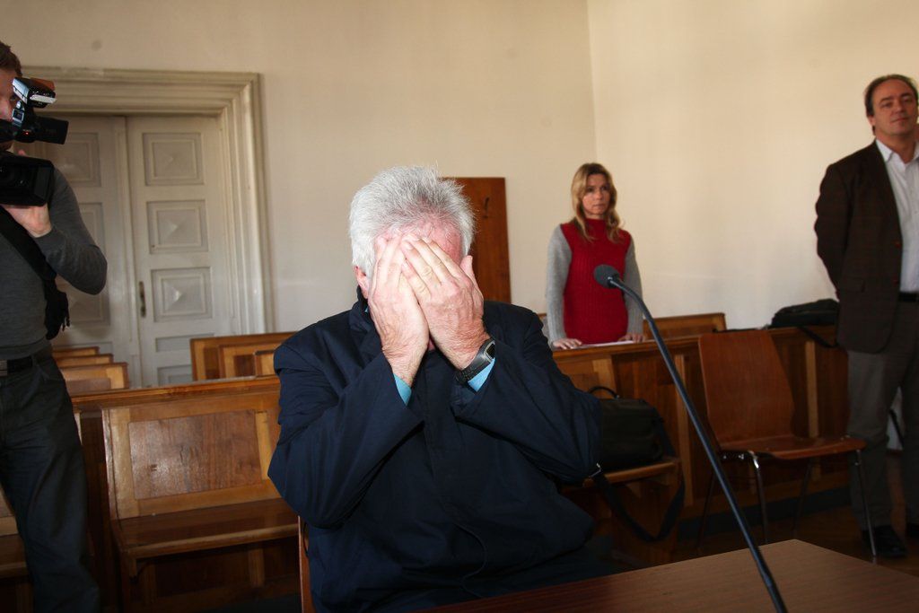 GerichtKindervergewaltiger16011207.jpg