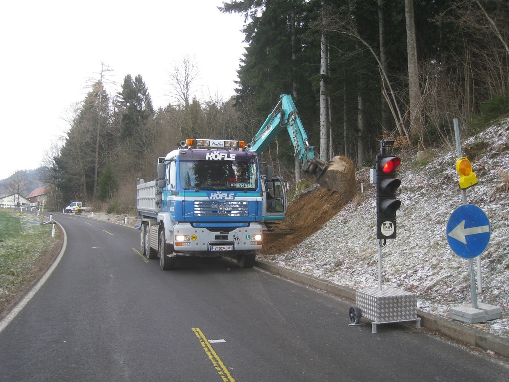 Gehsteig Eichenberger Stra__e Fortschritt 17-01-2012 _26__jpg-1326806196